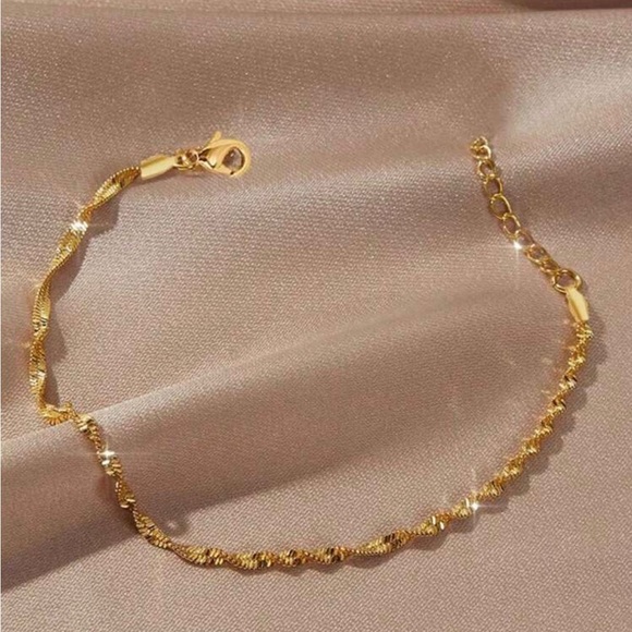 NEW Women’s Unisex Gold Bracelet Jewelry Gift - Picture 1 of 1
